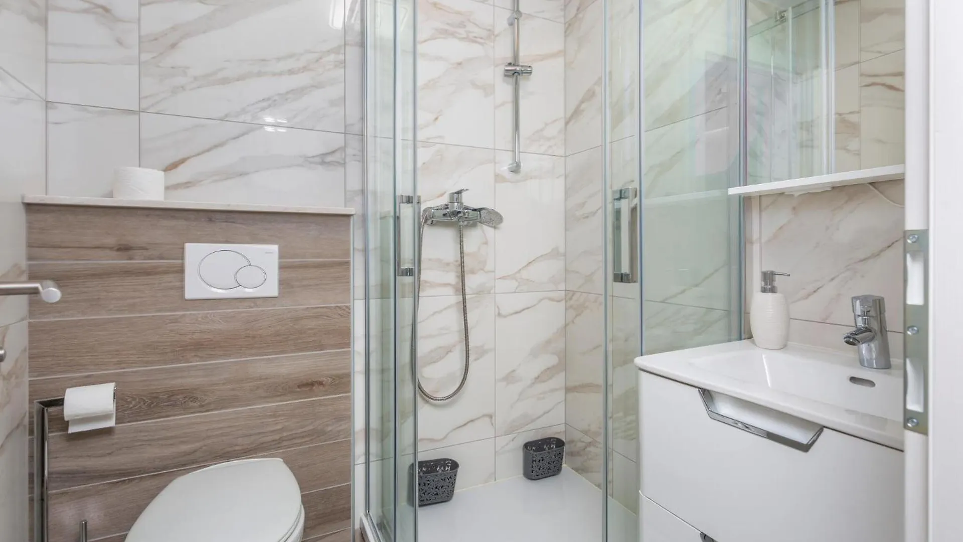 Nice Apartment In Bogovici With Kitchen Malinska Kroatien